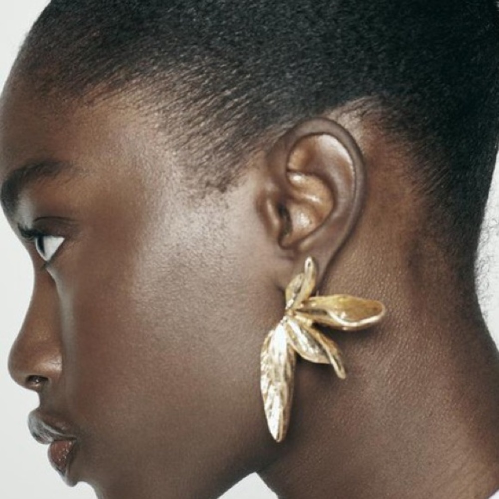 Gold Leaf Drop Earrings (8008)